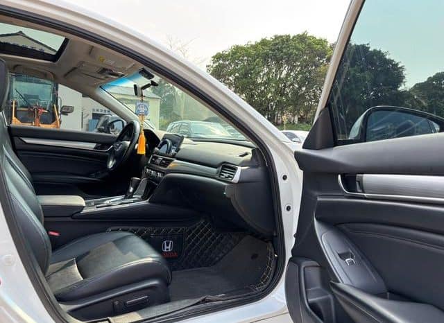 
								Honda Accord, 2020 full									