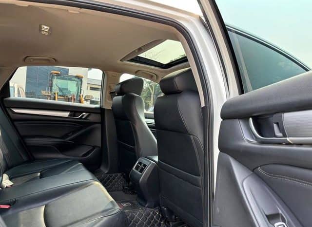 
								Honda Accord, 2020 full									