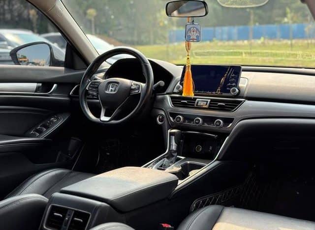 
								Honda Accord, 2020 full									