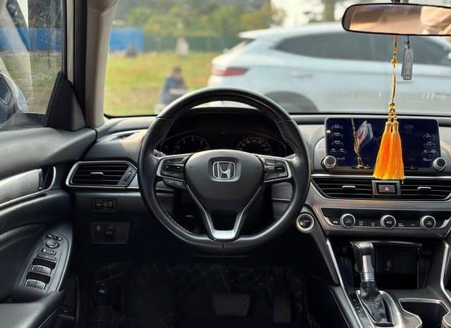 
								Honda Accord, 2020 full									