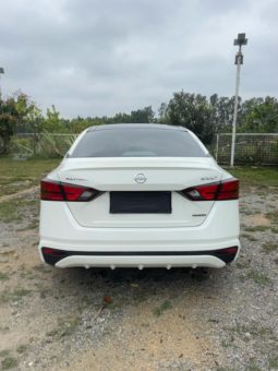 
										Nissan Altima (VI), 2021 full									