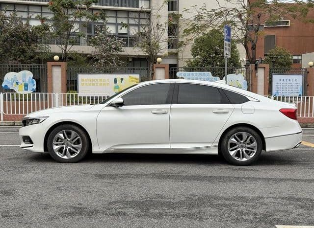 
								Honda Accord, 2021 full									