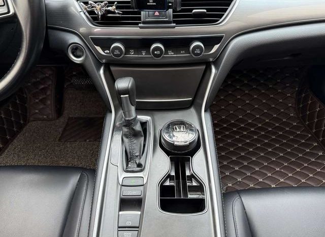 
								Honda Accord, 2021 full									