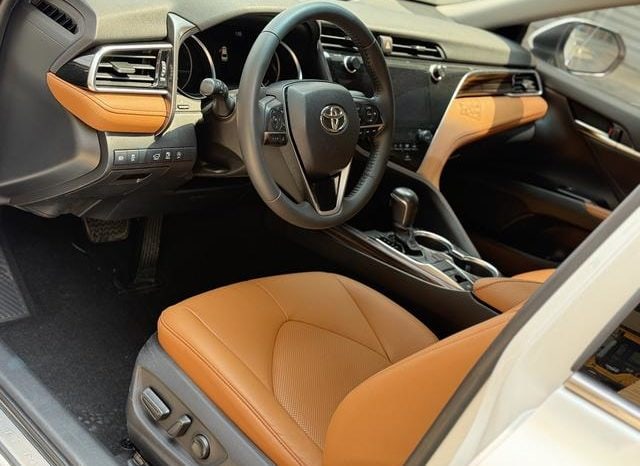 
								Toyota Camry, 2020 full									