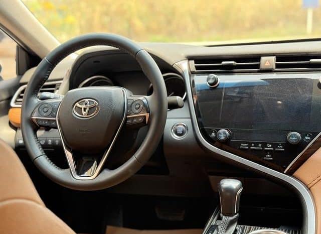 
								Toyota Camry, 2020 full									