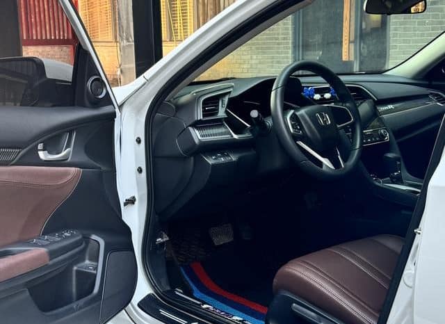 
								Honda Civic, 2021 full									
