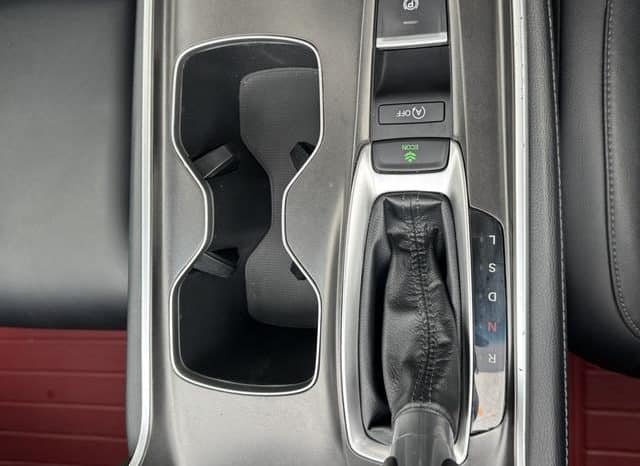 
								Honda Accord, 2020 full									
