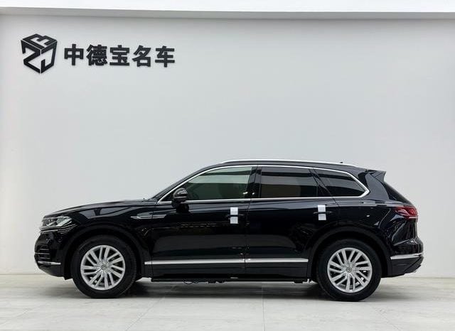 
								Volkswagen Touareg, 2020 full									