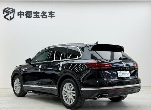 
								Volkswagen Touareg, 2020 full									