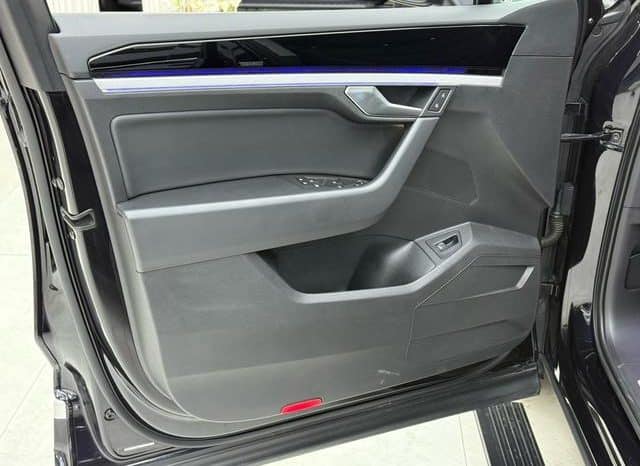 
								Volkswagen Touareg, 2020 full									
