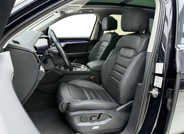 
								Volkswagen Touareg, 2020 full									