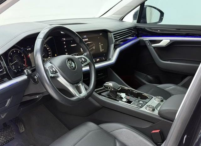 
								Volkswagen Touareg, 2020 full									