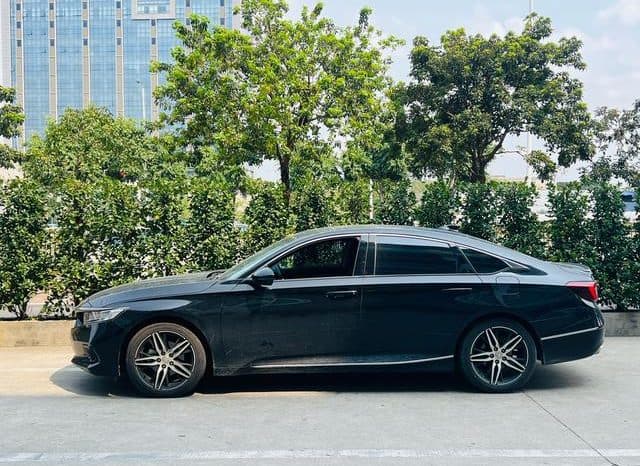 
								Honda Accord, 2022 full									