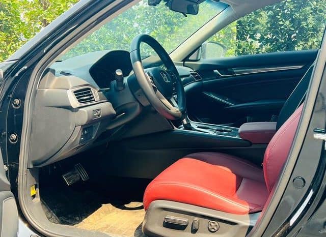 
								Honda Accord, 2022 full									
