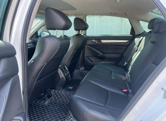 
								Honda Accord, 2022 full									