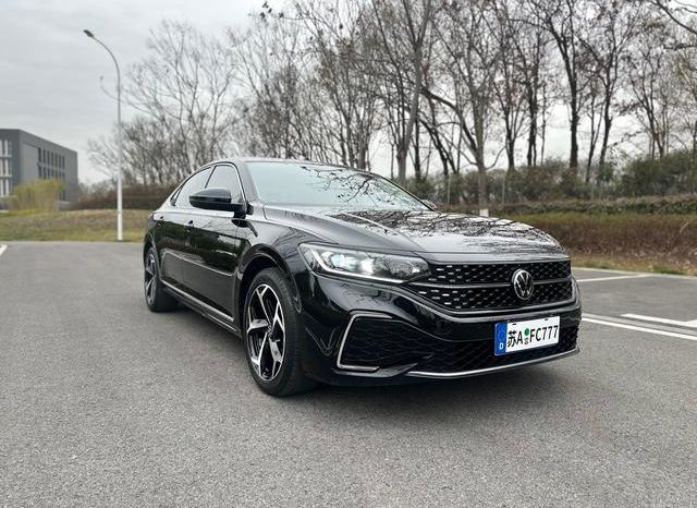 
								Volkswagen Passat, 2022 full									