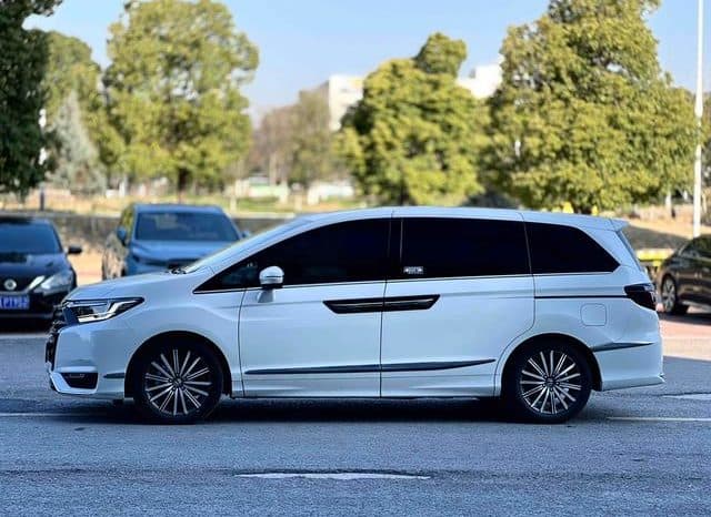 
								Honda Elysion, 2022 full									