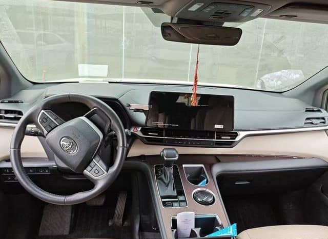 
								Toyota Granvia, 2023 full									