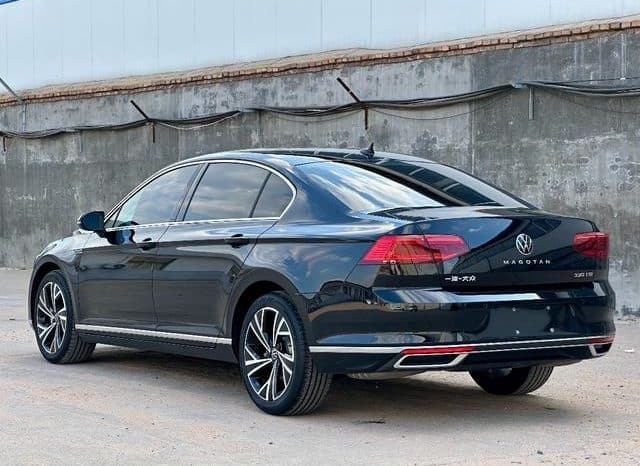 
								Volkswagen Magotan, 2022 full									