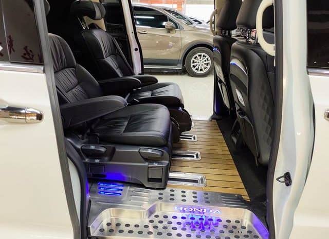 
								Honda Odyssey, 2021 full									