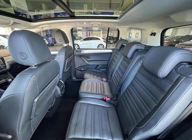 
								Volkswagen Touran L, 2021 full									