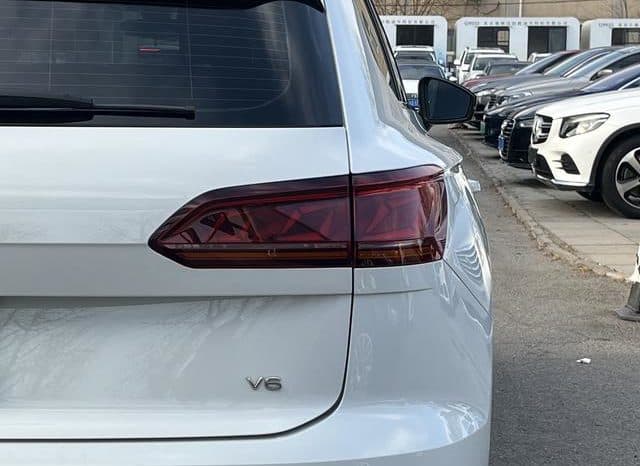 
								Volkswagen Touareg, 2021 full									