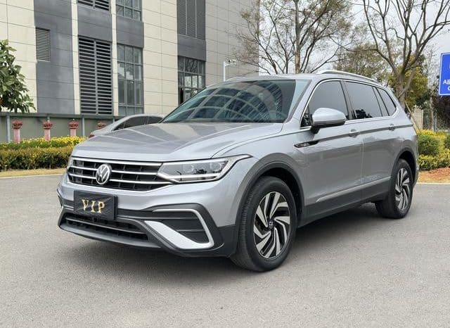 67ddbf889860b Volkswagen Tiguan L, 2022