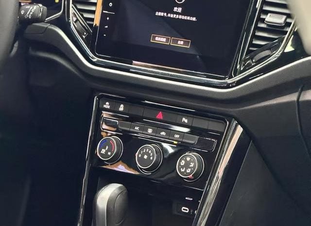 
								Volkswagen T-Roc, 2022 full									