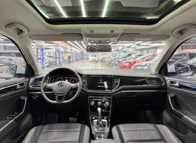 
								Volkswagen T-Roc, 2022 full									