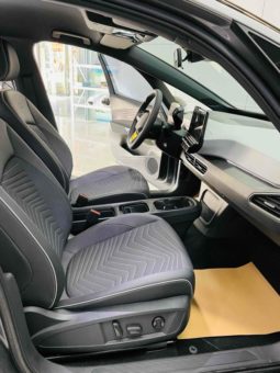 
										Volkswagen ID.3, 2023 full									