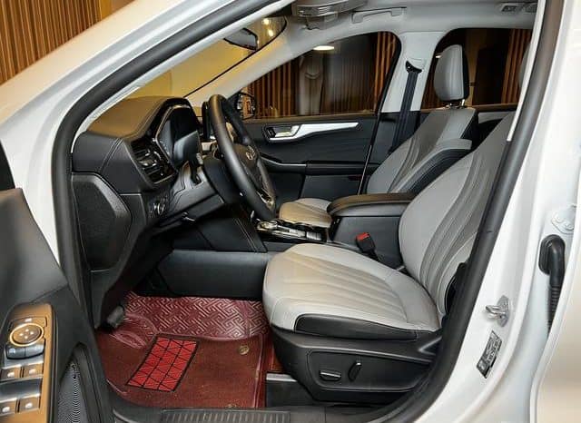 
								Ford Escape (IV), 2023 full									