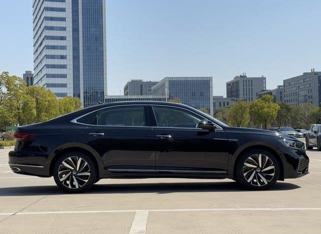 
								Volkswagen Passat, 2021 full									