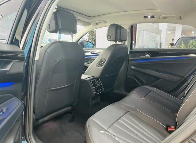 
								Volkswagen Passat, 2024 full									
