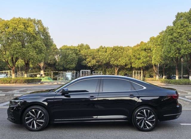 
								Volkswagen Passat, 2023 full									