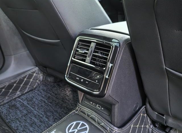 
								Volkswagen Passat, 2023 full									