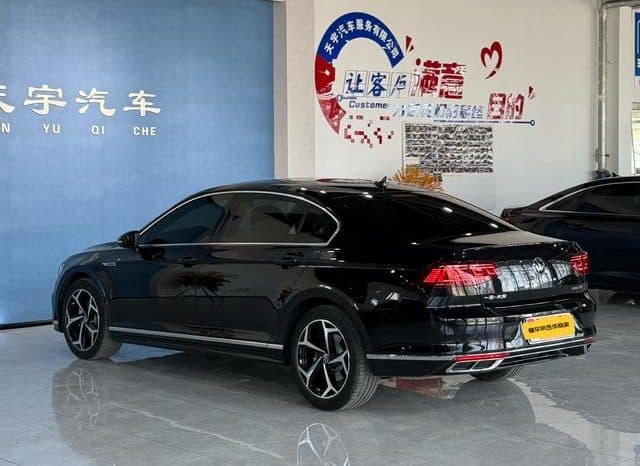 
								Volkswagen Magotan, 2024 full									