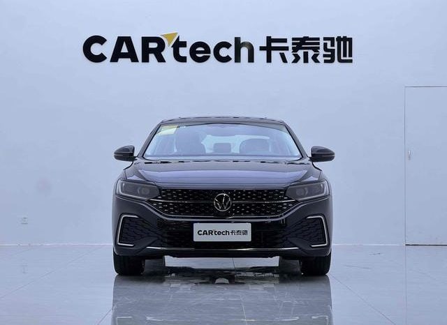 
								Volkswagen Passat, 2025 full									
