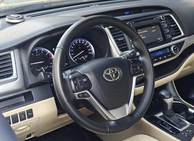 
								Toyota Highlander (III), 2021 full									