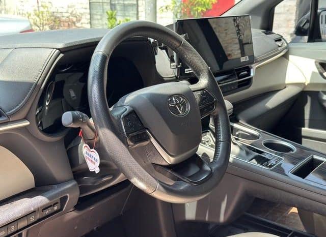 
								Toyota Granvia, 2023 full									