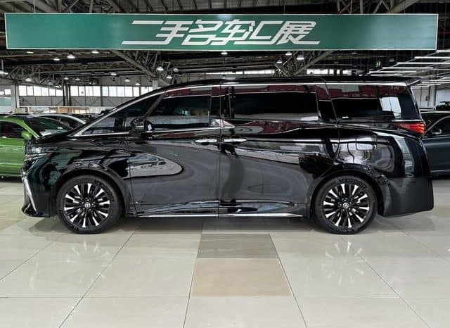 
								Toyota Vellfire (II), 2024 full									