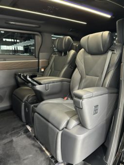 
										Toyota Vellfire (II), 2024 full									