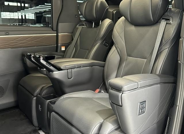 
								Toyota Vellfire (II), 2024 full									