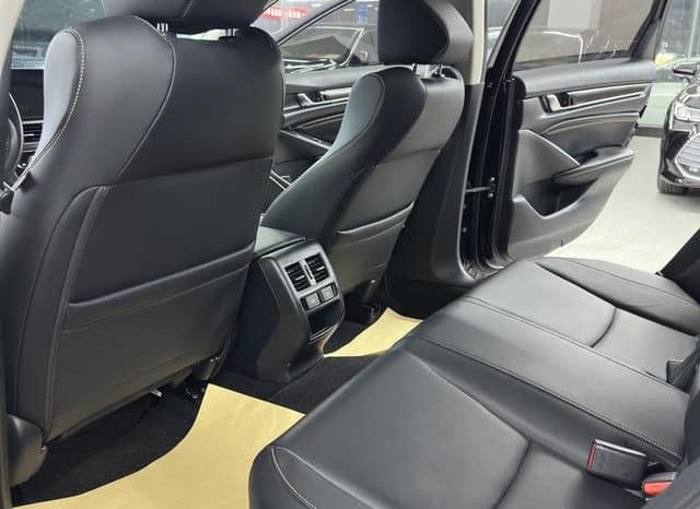 
								Honda Accord, 2022 full									