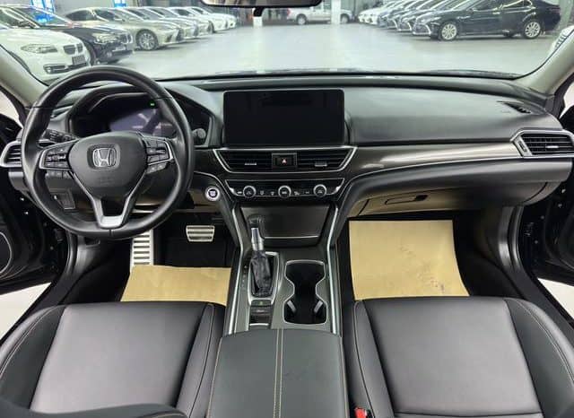 
								Honda Accord, 2022 full									