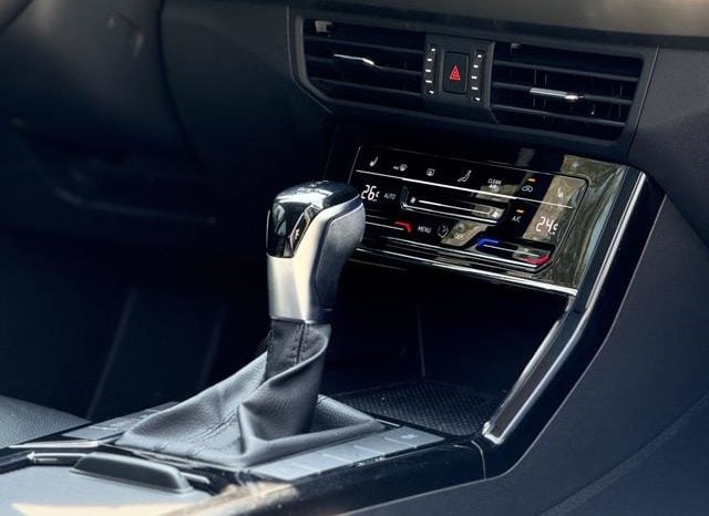 
								Volkswagen Passat, 2021 full									