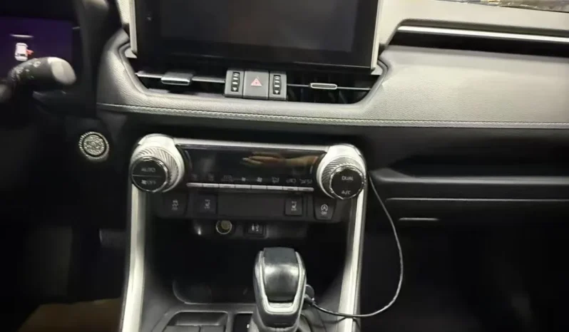 
								Toyota RAV4, 2021 full									