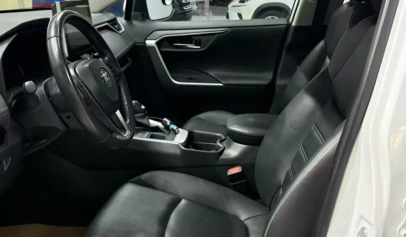 
								Toyota RAV4, 2021 full									