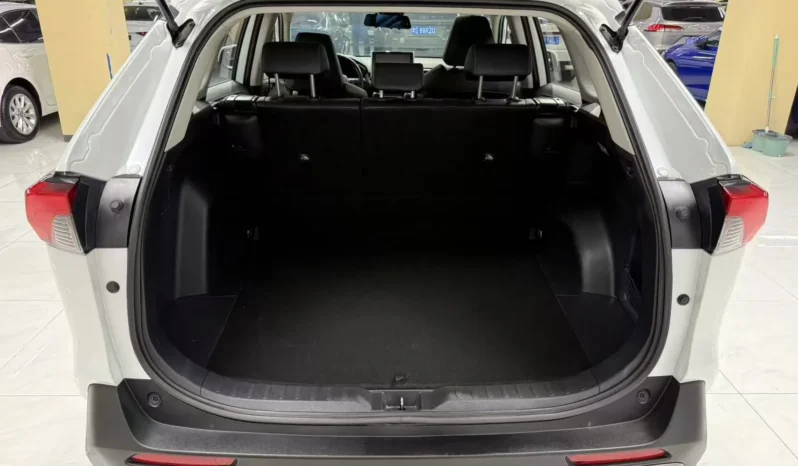
								Toyota RAV4, 2021 full									