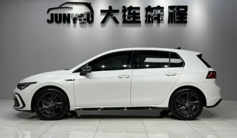 
								Volkswagen Golf, 2021 full									