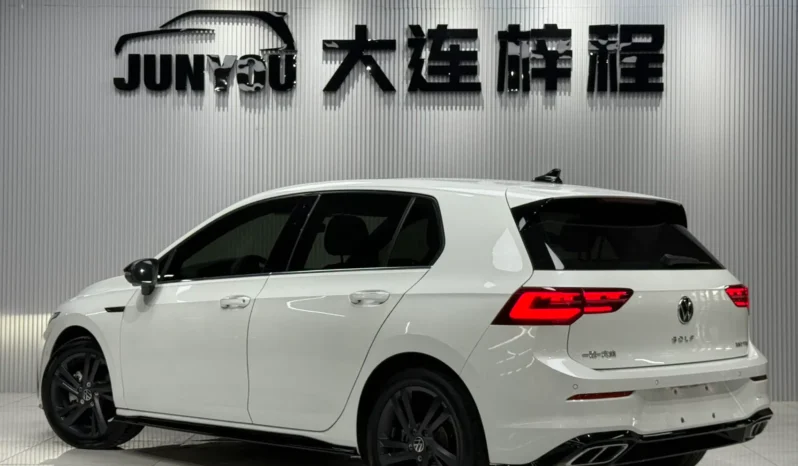 
								Volkswagen Golf, 2021 full									